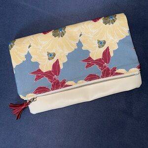 Reversible Vacation Clutch
